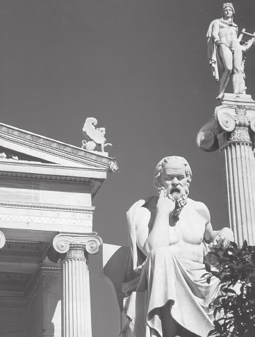 Фрагмент Афинской Академии. Статуи Сократа и Аполлона