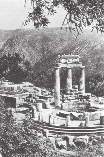 Развалины храма в Дельфах 