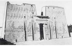Храм Хора в Эдфу, строительство которого начал Птолемей III